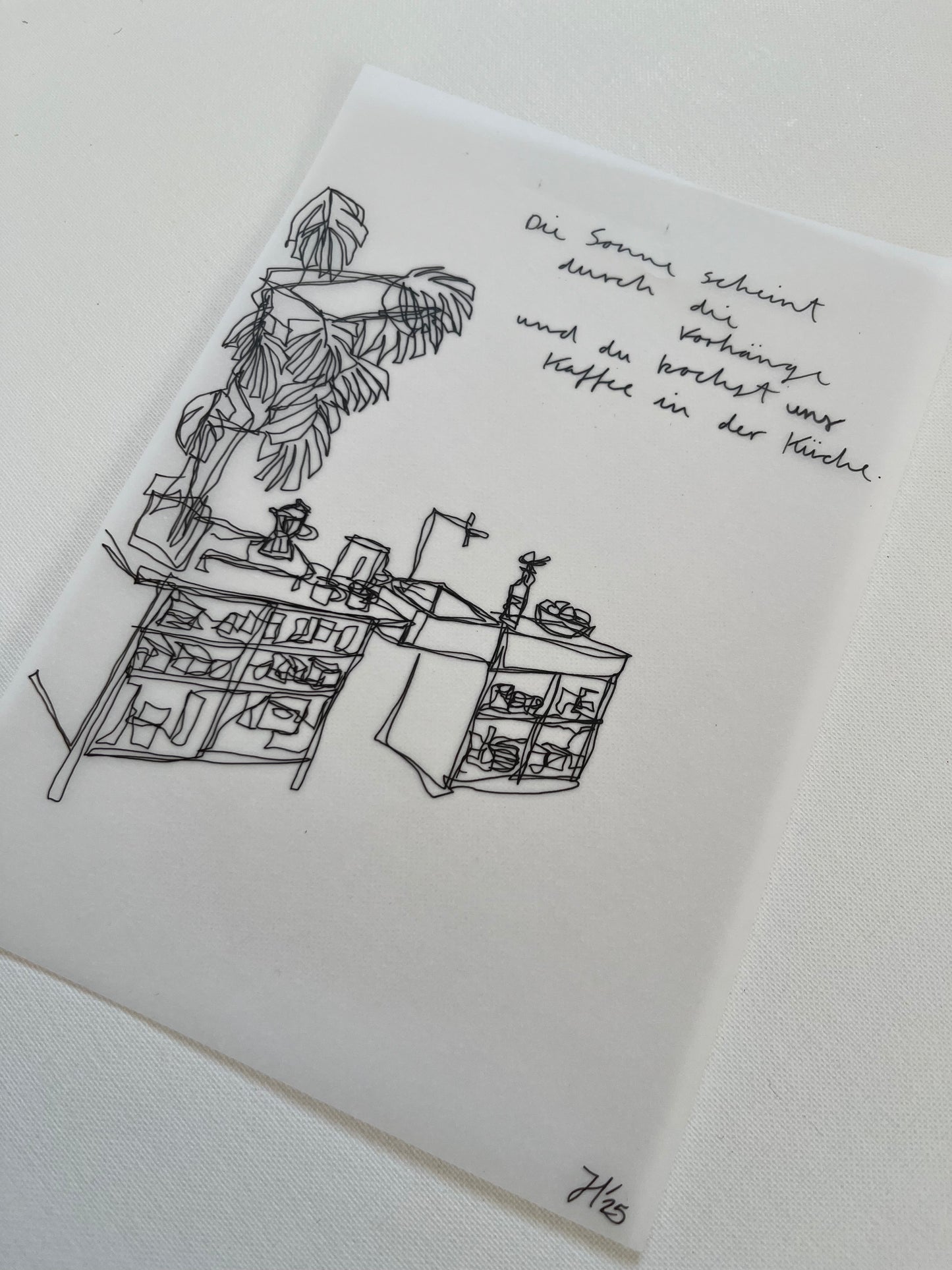 Die Sonne scheint durch die Vorhänge und du kochst uns Kaffee in der Küche.